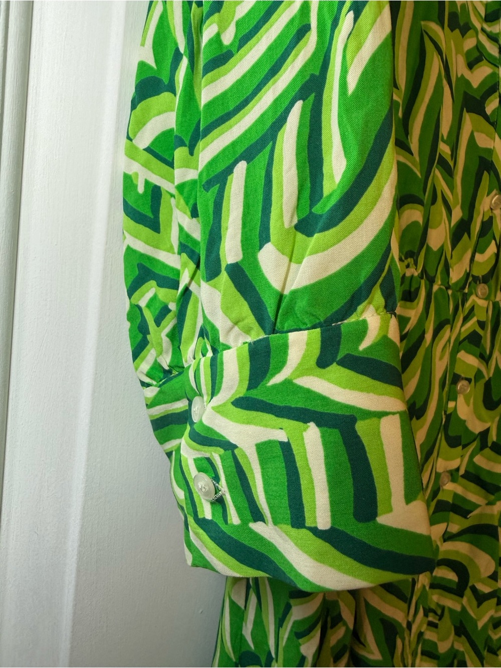 Zara Shades Of Green Print Deep V Mini Dress LARGE Fit To Flare Summer Fun - Picture 9 of 10